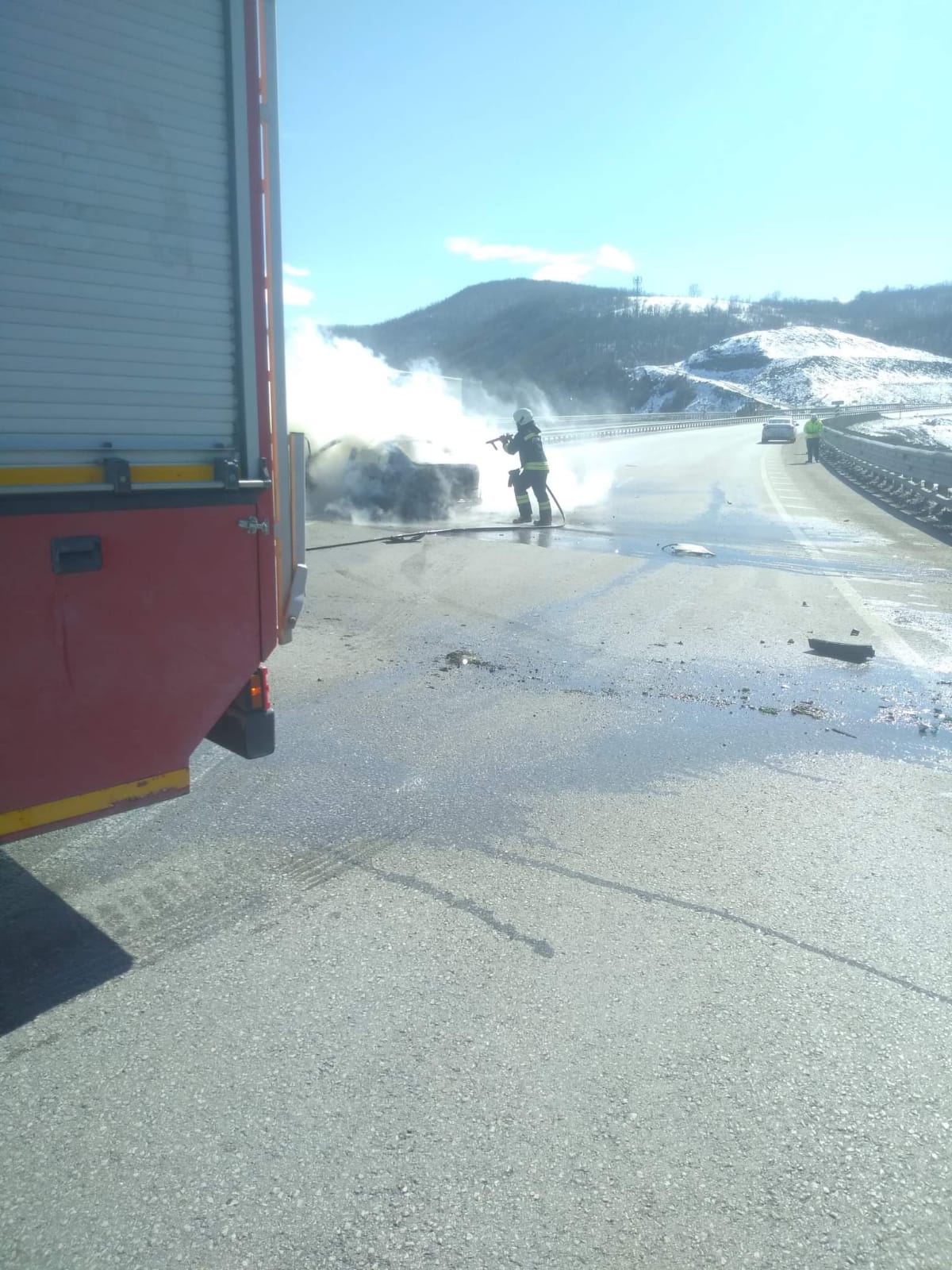 KAVAK’TA YAŞLI ÇİFTİ YANMAKTAN KURTARDILAR KAVAK’TA YAŞLI ÇİFTİ YANMAKTAN KURTARDILAR